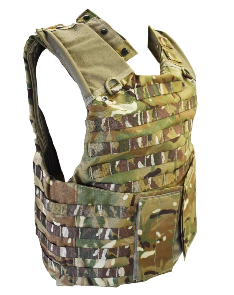 British army Osprey Mk4 Plate Carrier Set, body armor, multicam camo.