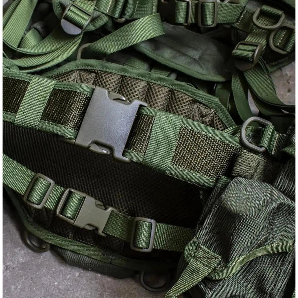 Soviet and Russian webbing system, Spetsnaz Tactical Vest "Smersh A" SPONS with molle pouches for AK mags, olive.